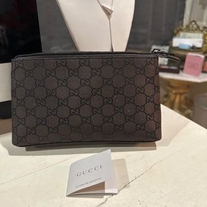 gucci new without tags canvas monogram cosmetic case